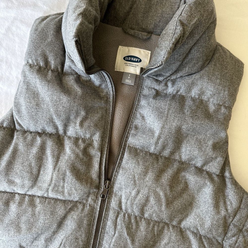 Old Navy Women's Small Puffer Vest Gray Zip Snap Pockets Full Zip Warm‎ Fleece